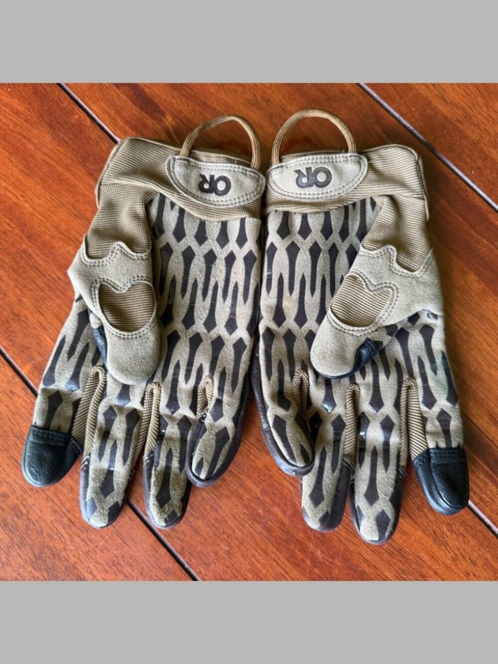 Outdoor Research - Ironsight Sensor Gloves - Size 8 (M) - Picture 2 of 4